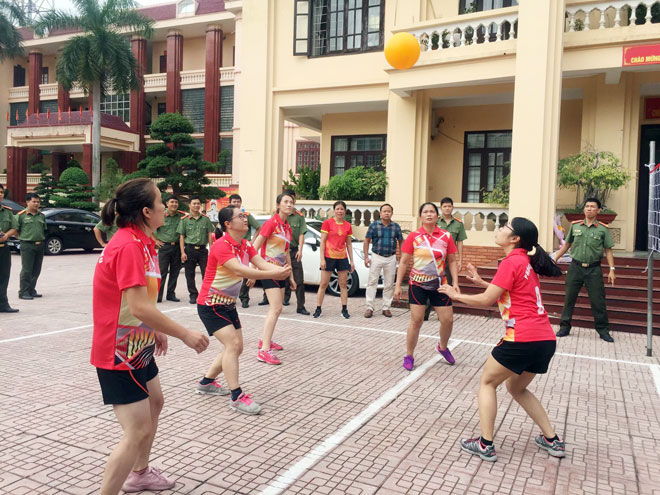 Tổ chức thành công giải bóng chuyền nữ cho cán bộ chiến sĩ - Ảnh minh hoạ 2