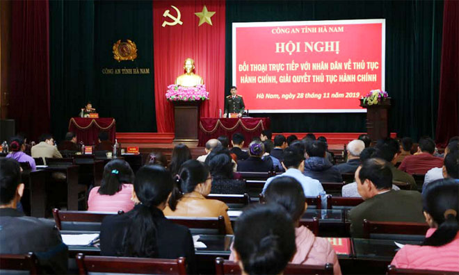 Công an tỉnh Hà Nam đối thoại với nhân dân về thủ tục hành chính