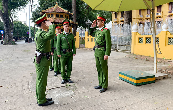 Những chiến sỹ Cảnh sát bảo vệ cơ quan đại diện Ngoại giao