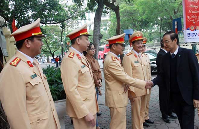 Phó Bí thư thành ủy Hà Nội kiểm tra công tác ứng trực của Cảnh sát giao thông - Ảnh minh hoạ 6