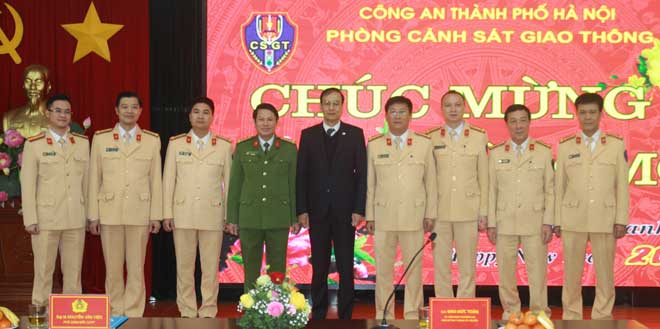 Phó Bí thư thành ủy Hà Nội kiểm tra công tác ứng trực của Cảnh sát giao thông - Ảnh minh hoạ 4