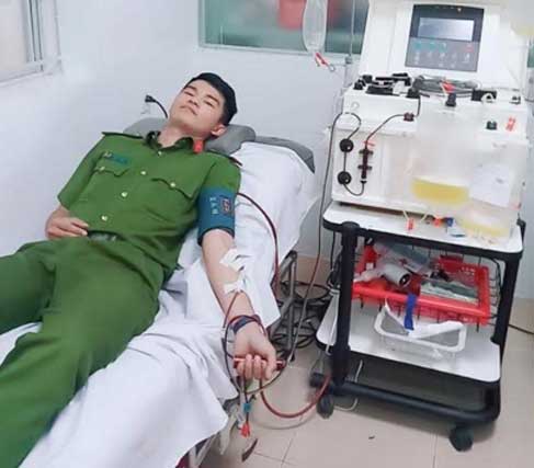 Thượng sỹ Công an kịp thời hiến máu cứu người