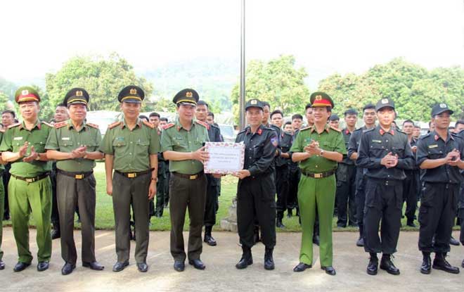 Thứ trưởng Lê Quốc Hùng kiểm tra công tác tại Công an tỉnh Lào Cai - Ảnh minh hoạ 2