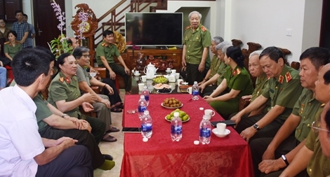 Ban Liên lạc Công an chi viện cho An ninh miền Nam tri ân tại Thanh Hoá
