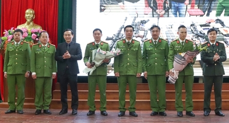 Khen thưởng Công an huyện Vân Hồ bắt vụ ma túy lớn