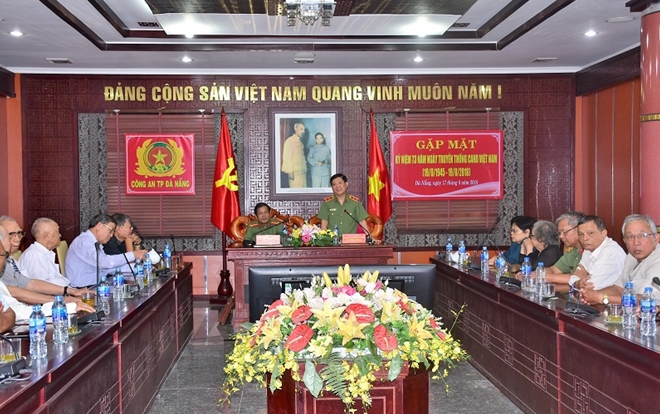 Thứ trưởng Nguyễn Văn Sơn gặp mặt cán bộ Công an hưu trí Đà Nẵng