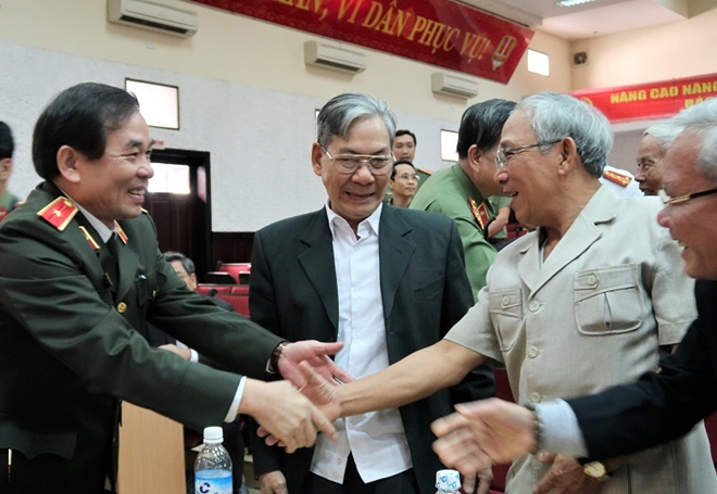 Lãnh đạo Bộ Công an gặp mặt cán bộ cấp cao nghỉ hưu tại miền Trung - Ảnh minh hoạ 6