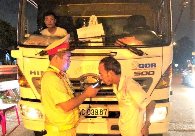 CSGT Công an TP Đà Nẵng ra quân đảm bảo TTATGT