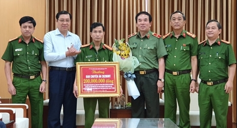 Khen thưởng Công an TP Đà Nẵng triệt phá đường dây đánh bạc trên 10.000 tỷ đồng