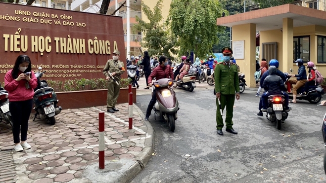 Ngày đầu tiên học sinh Thành phố Hà Nội trở lại trường học: tình hình TTATGT ổn định - Ảnh minh hoạ 3