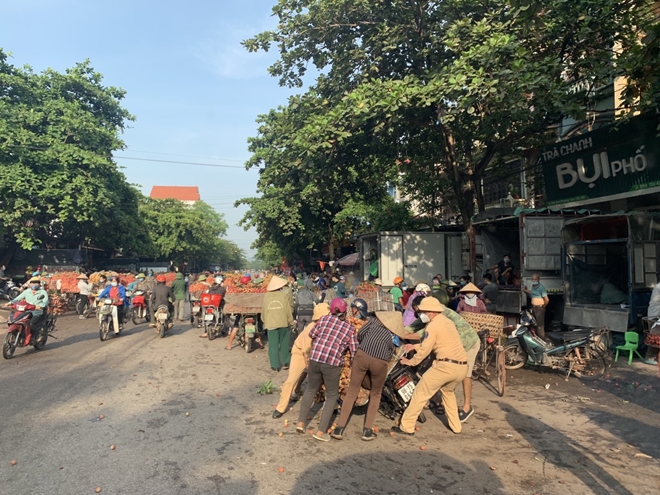 CSGT Bắc Giang: Đội nắng, vượt mưa vừa chống dịch vừa bảo đảm ATGT - Ảnh minh hoạ 2