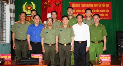 Lãnh đạo Bộ Công an làm việc tại Công an huyện Mai Châu