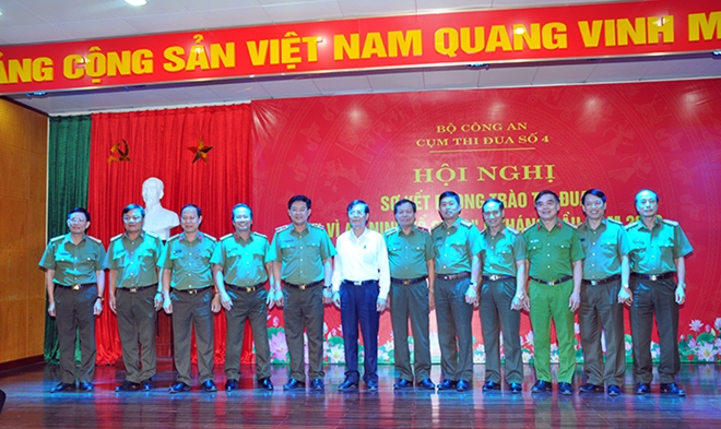 Công an các đơn vị, địa phương sơ kết 6 tháng đầu năm - Ảnh minh hoạ 4