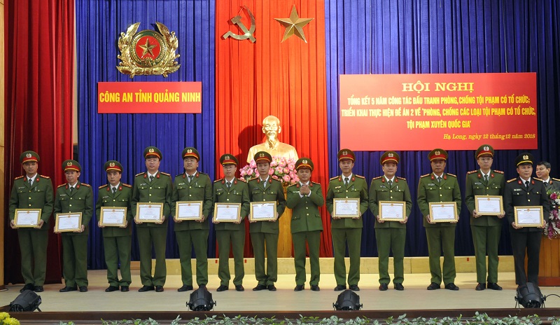 Công an Quảng Ninh nhận được nhiều thư khen vì hết lòng phục vụ nhân dân