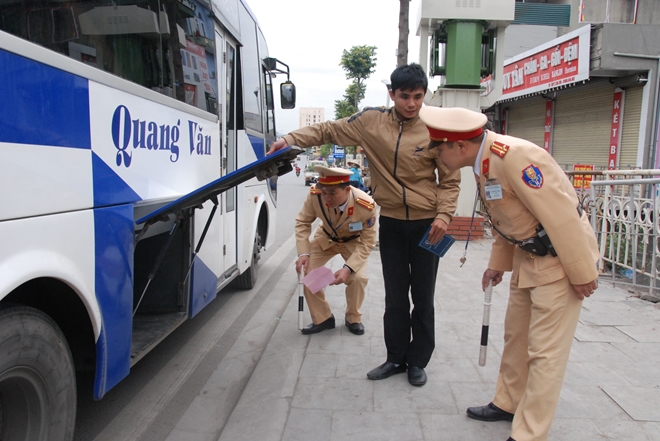 CSGT Quảng Ninh đảm bảo an toàn giao thông cho nhân dân đón Tết - Ảnh minh hoạ 3
