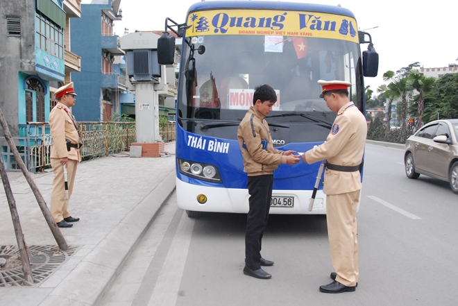 CSGT Quảng Ninh đảm bảo an toàn giao thông cho nhân dân đón Tết