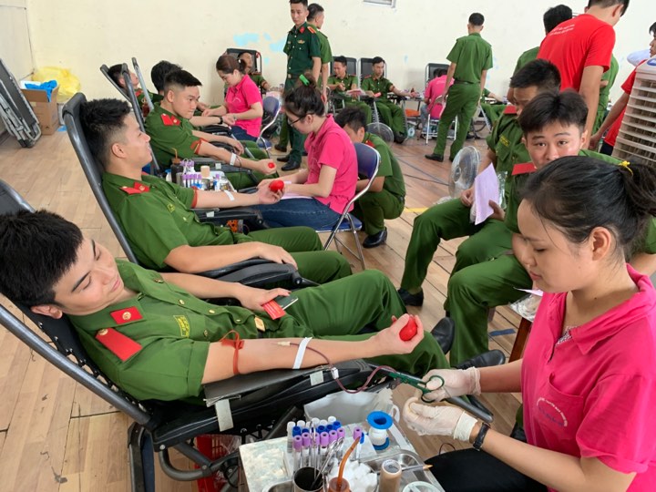 1.500 cán bộ, sinh viên Học viện Cảnh sát hiến máu