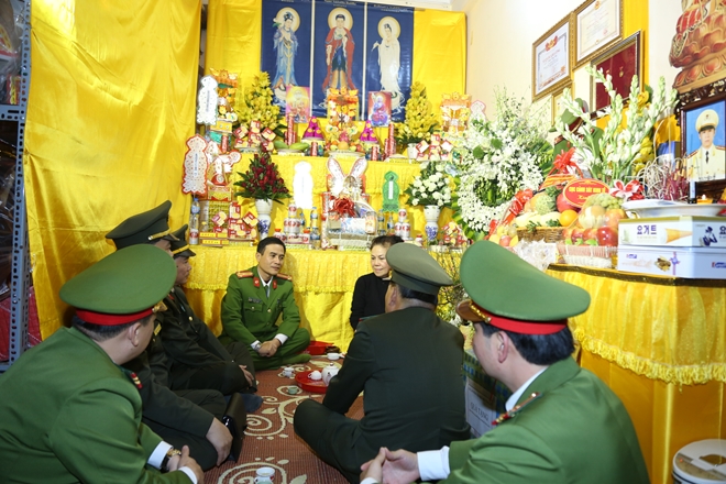 CA Quảng Ninh trao tặng 600 triệu đồng cho gia đình 3 Liệt sỹ hy sinh tại Đồng Tâm