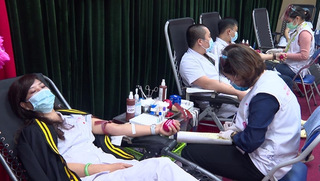 Hơn 100 thầy thuốc công an hiến máu cứu người - Ảnh minh hoạ 2
