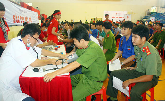 Công an TP Cần Thơ tham gia chương trình hiến máu “Sắc đỏ Tây Đô” - Ảnh minh hoạ 2