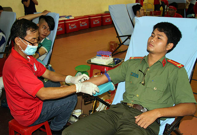 Công an TP Cần Thơ tham gia chương trình hiến máu “Sắc đỏ Tây Đô” - Ảnh minh hoạ 4