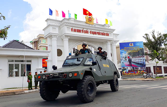 Công an TP Cần Thơ ra quân vận hành phương tiện dẫn đoàn bảo vệ các đoàn đại biểu APEC 2017 - Ảnh minh hoạ 2