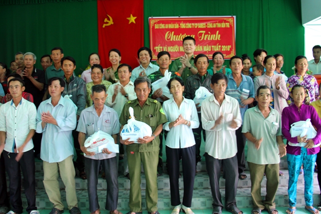 Chút tình Xuân về với đồng bào nghèo Trà Vinh và xứ Dừa - Ảnh minh hoạ 6