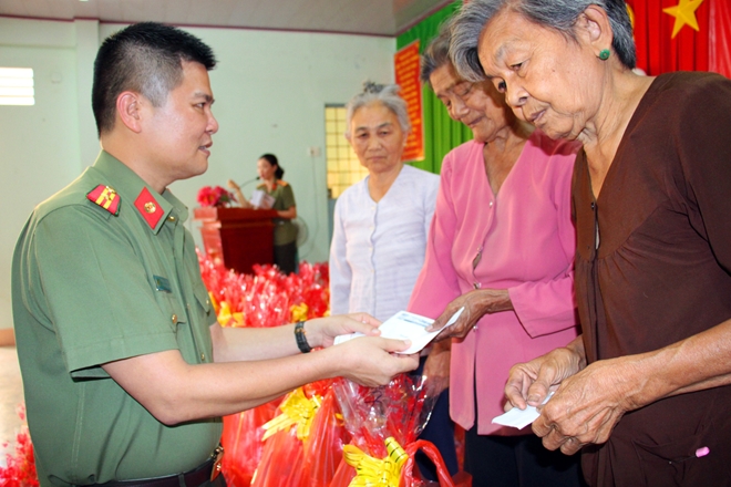 Chút tình Xuân về với đồng bào nghèo Trà Vinh và xứ Dừa - Ảnh minh hoạ 7
