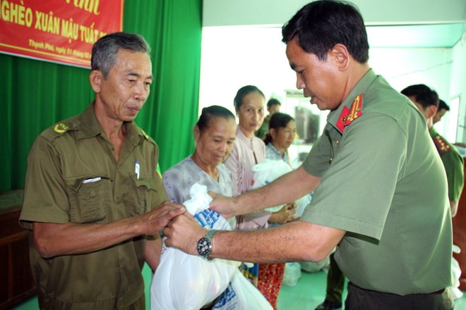 Chút tình Xuân về với đồng bào nghèo Trà Vinh và xứ Dừa - Ảnh minh hoạ 3