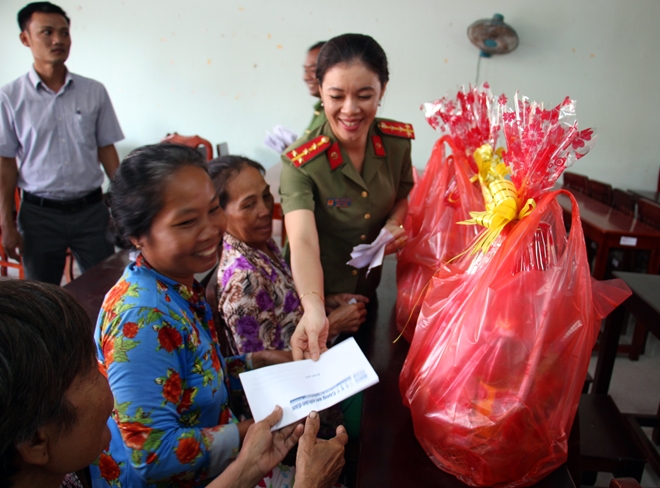 Chút tình Xuân về với đồng bào nghèo Trà Vinh và xứ Dừa - Ảnh minh hoạ 13
