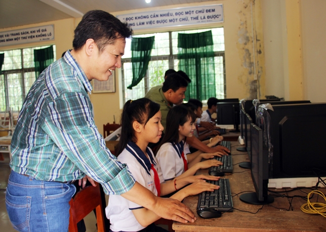 Báo CAND trao tặng máy vi tính cho học sinh vùng nông thôn - Ảnh minh hoạ 5