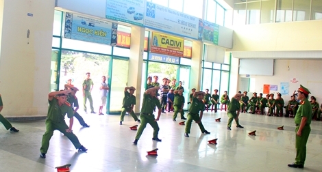 Công an Kiên Giang tổ chức hội thi điều lệnh, quân sự, võ thuật