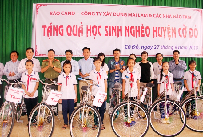 Báo CAND và Công ty Mai Lam, tặng xe đạp cho học sinh nghèo hiếu học - Ảnh minh hoạ 6