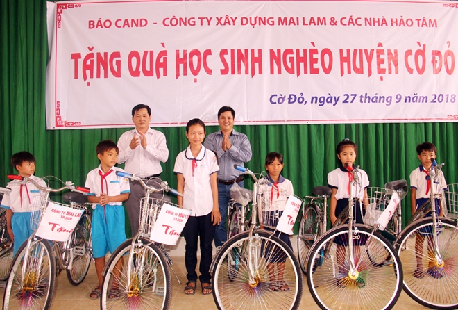 Báo CAND và Công ty Mai Lam, tặng xe đạp cho học sinh nghèo hiếu học - Ảnh minh hoạ 2