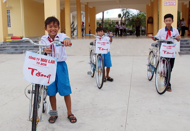 Báo CAND và Công ty Mai Lam, tặng xe đạp cho học sinh nghèo hiếu học - Ảnh minh hoạ 7