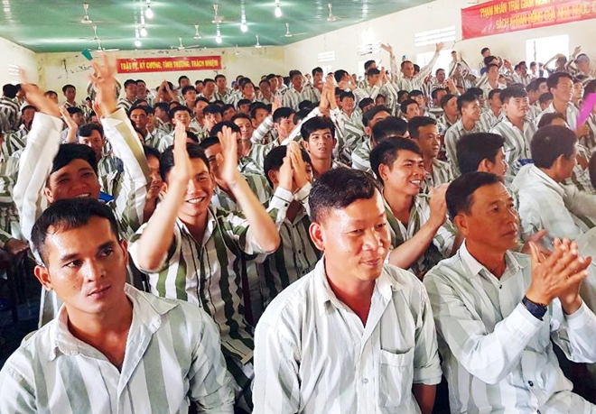 Trại giam Kênh 7 tổ chức giao lưu văn nghệ cho 1.500 phạm nhân