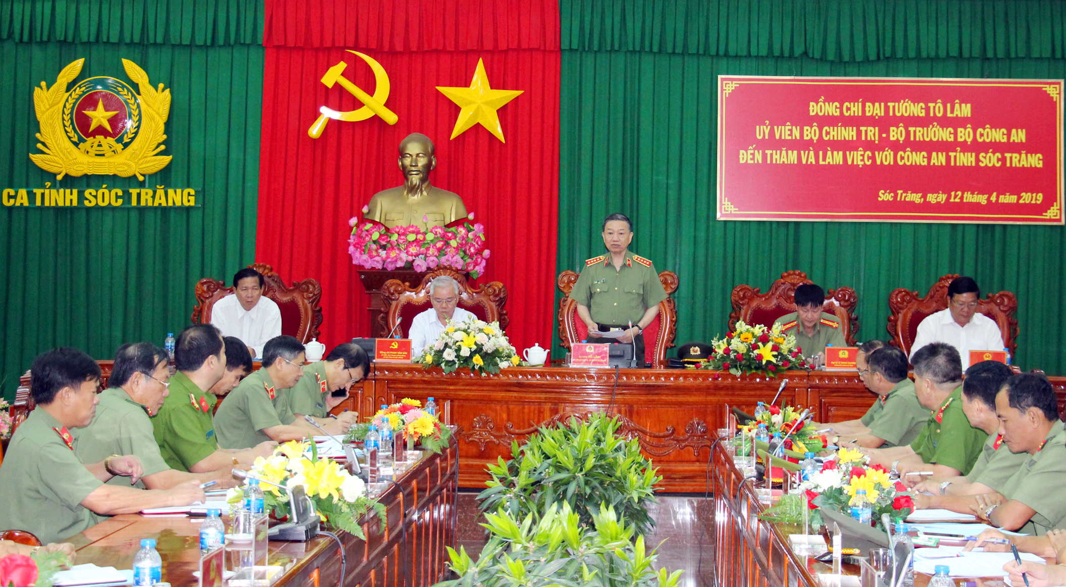 Bộ trưởng Tô Lâm kiểm tra công tác tại Công an tỉnh Sóc Trăng