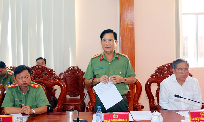 Thứ trưởng Nguyễn Văn Sơn kiểm tra công tác tại Công an tỉnh Hậu Giang - Ảnh minh hoạ 2