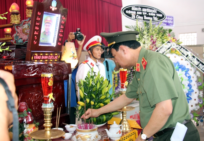Thăng cấp bậc hàm từ Đại úy lên Thiếu tá cho đồng chí Nguyễn Thanh Hải - Ảnh minh hoạ 6