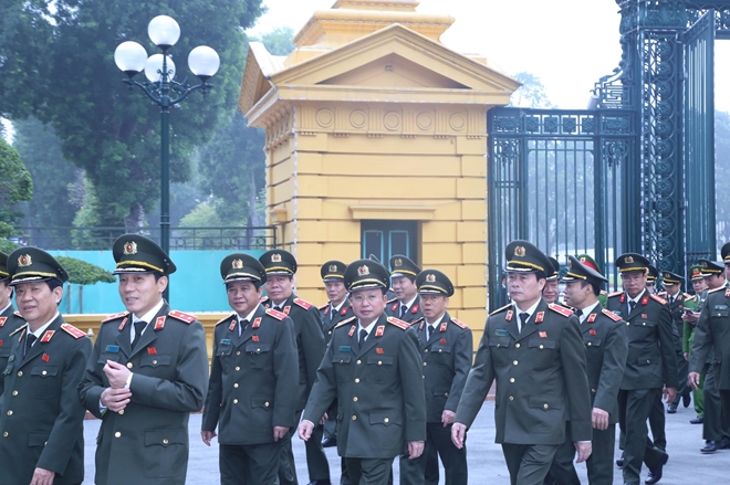 Đoàn đại biểu Bộ Công an vào viếng Lăng Chủ tịch Hồ Chí Minh - Ảnh minh hoạ 6
