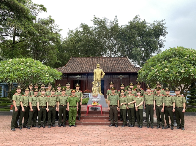 Tuổi trẻ Học viện Chính trị CAND kỉ niệm 130 năm ngày sinh Chủ tịch Hồ Chí Minh - Ảnh minh hoạ 6