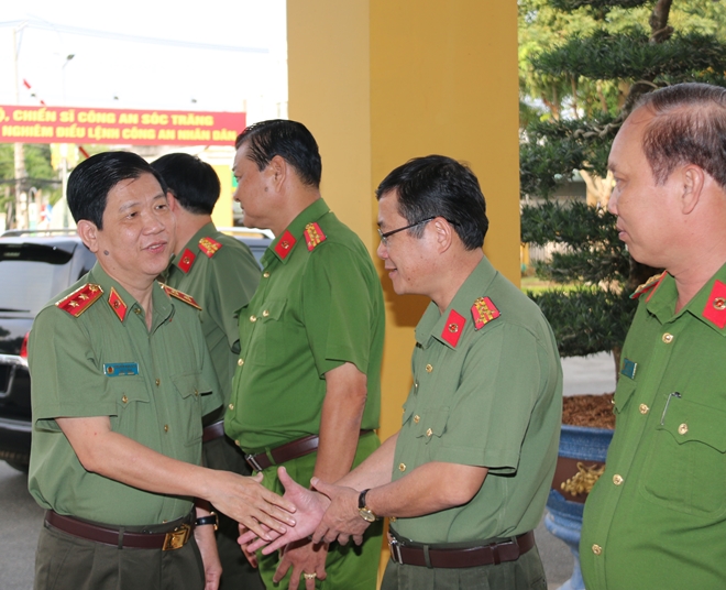 Thứ trưởng Nguyễn Văn Sơn chỉ đạo công tác tại Công an Sóc Trăng - Ảnh minh hoạ 2