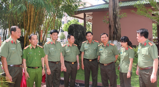 Sơ kết phong trào thi đua “Vì an ninh Tổ quốc” 6 tháng đầu năm - Ảnh minh hoạ 2