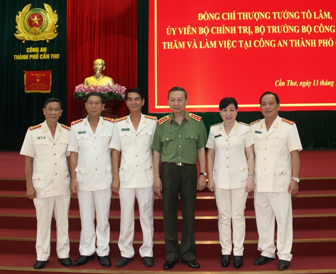 Bộ trưởng Tô Lâm làm việc với Công an và Cảnh sát PCCC TP Cần Thơ - Ảnh minh hoạ 7