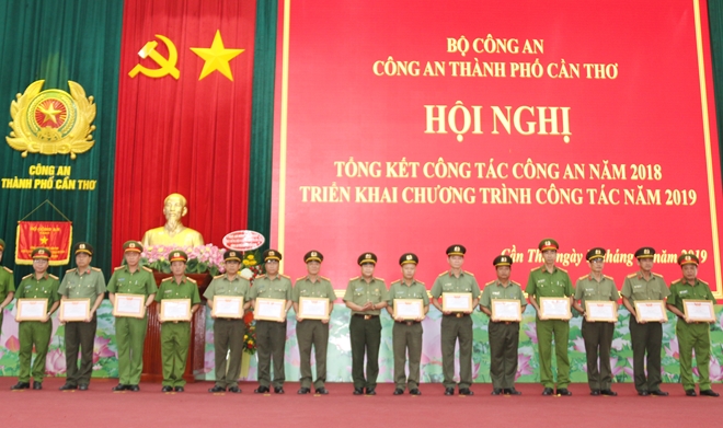 Thứ trưởng Nguyễn Văn Sơn chỉ đạo triển khai công tác năm 2019 Công an TP Cần Thơ - Ảnh minh hoạ 3