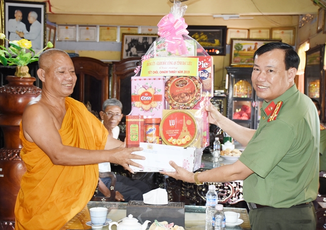 Công an tỉnh Bạc Liêu chúc Tết Chol Chnam Thmay của đồng bào Khmer - Ảnh minh hoạ 4