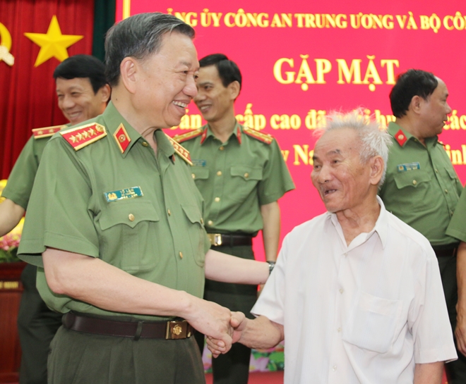 Bộ Công an gặp mặt cán bộ cấp cao đã nghỉ hưu tại Tây Nam bộ và Tây Ninh - Ảnh minh hoạ 6