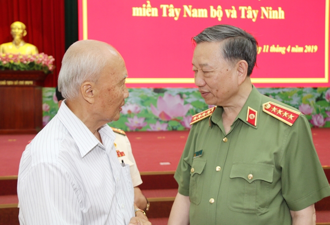 Bộ Công an gặp mặt cán bộ cấp cao đã nghỉ hưu tại Tây Nam bộ và Tây Ninh - Ảnh minh hoạ 5