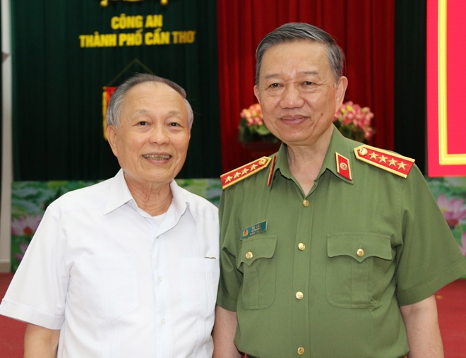 Bộ Công an gặp mặt cán bộ cấp cao đã nghỉ hưu tại Tây Nam bộ và Tây Ninh - Ảnh minh hoạ 11