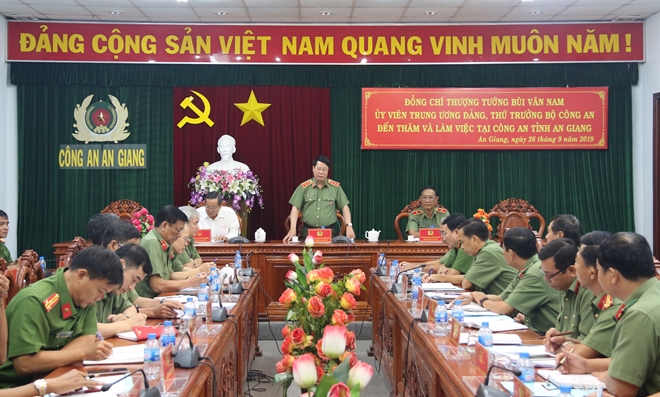 Thứ trưởng Bùi Văn Nam kiểm tra công tác tại Công an An Giang - Ảnh minh hoạ 2